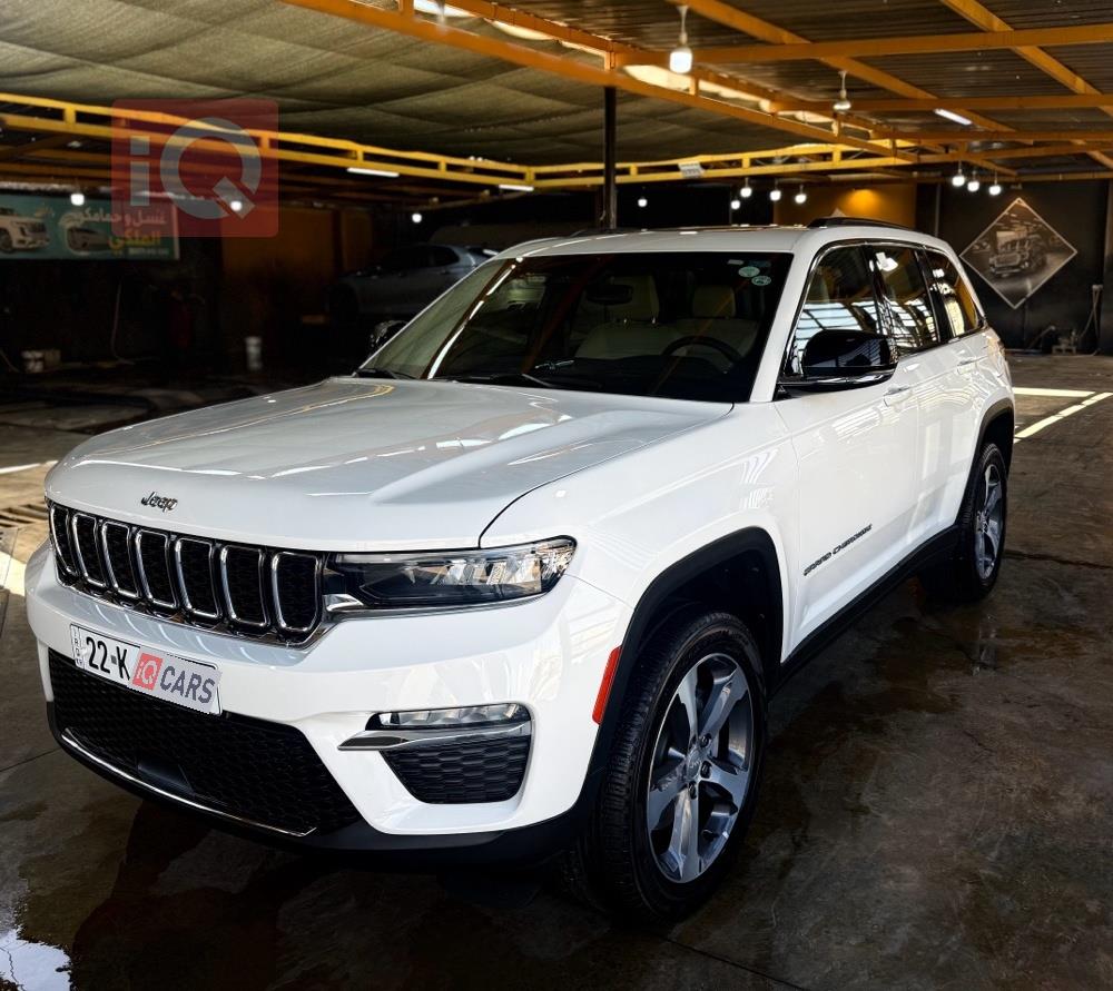 جیپ گراند شیرۆکی